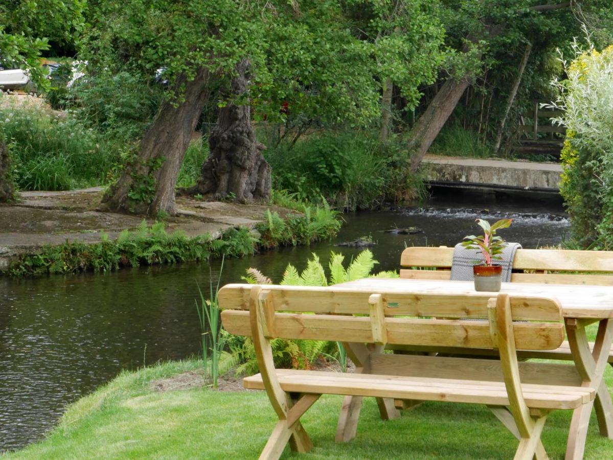 The Drummond At Albury Guildford Exteriör bild